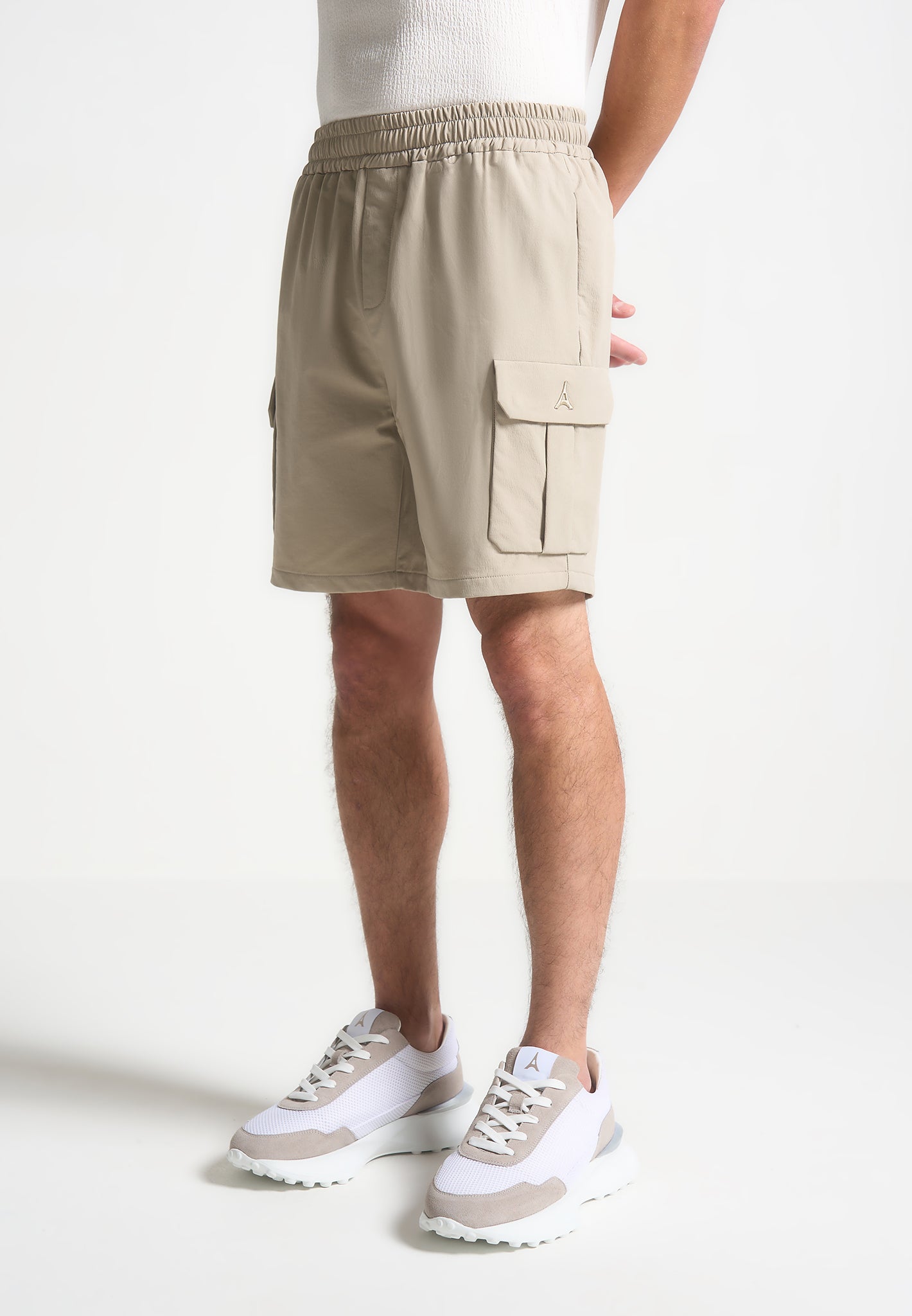 technical-cargo-shorts-taupe