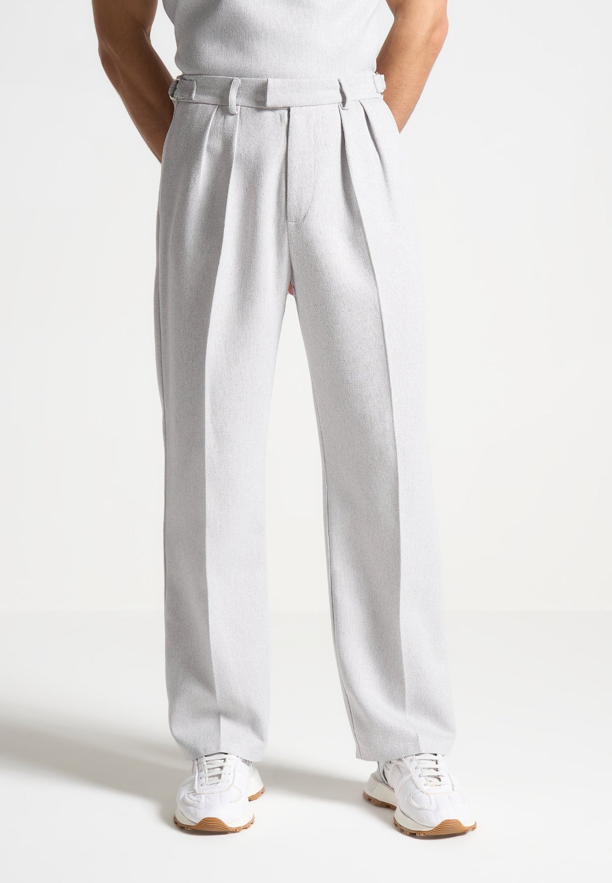 Pierre - Relaxed Fit Textured Pleated Tailored Trousers - Light Grey