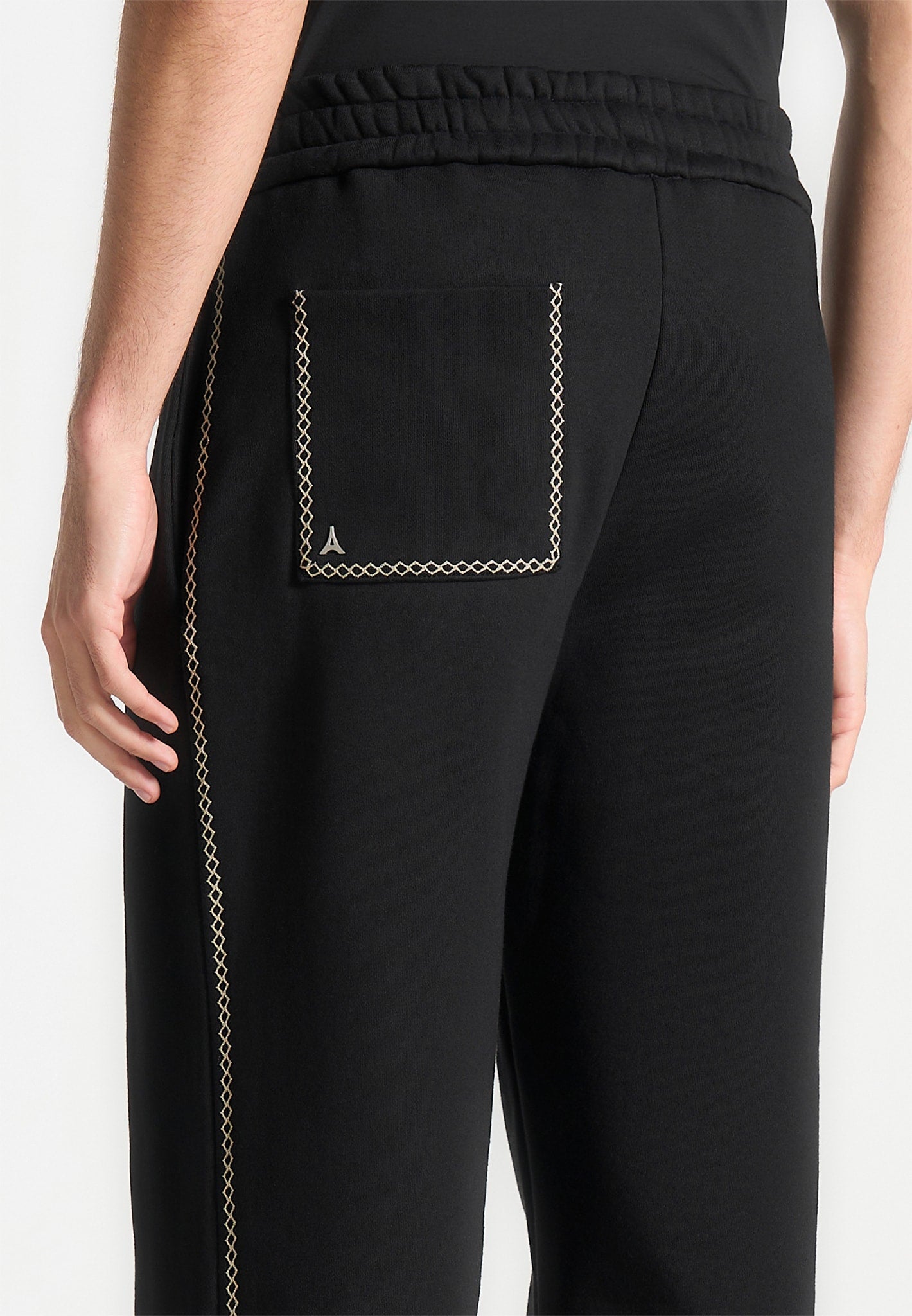 whipstitch-relaxed-jogger-black
