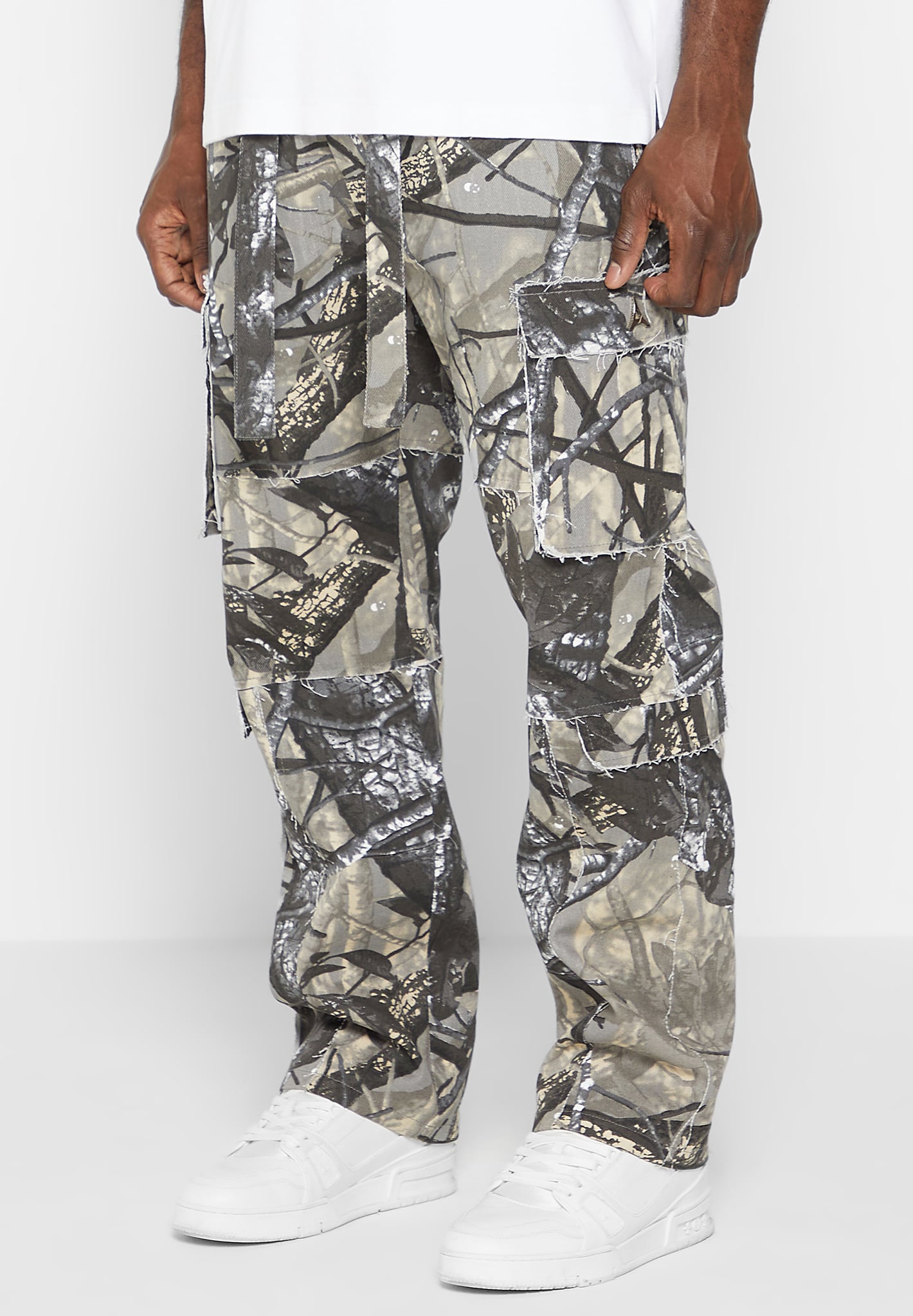 distressed-camo-cargo-pants-khaki