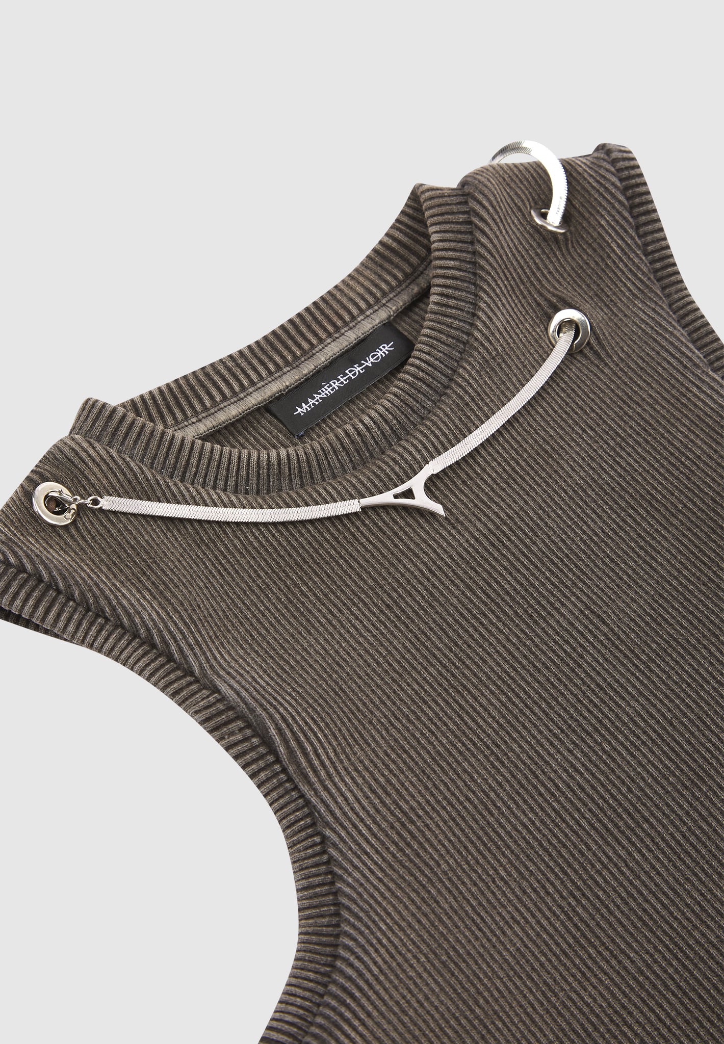 ribbed-crop-top-with-chain-washed-grey