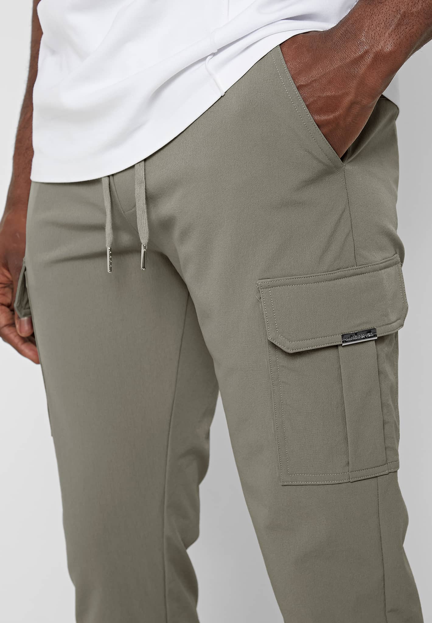 Buy Men Olive Green Solid Slim Fit Trousers online | Looksgud.in