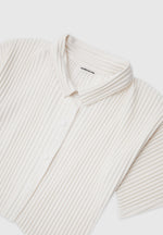 pleated-curved-hem-shirt-cream