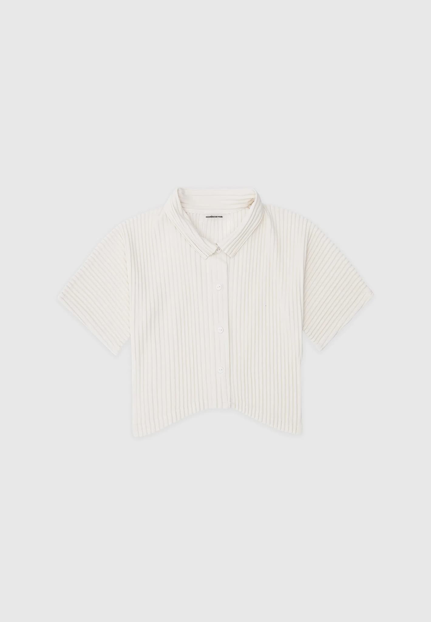 pleated-curved-hem-shirt-cream