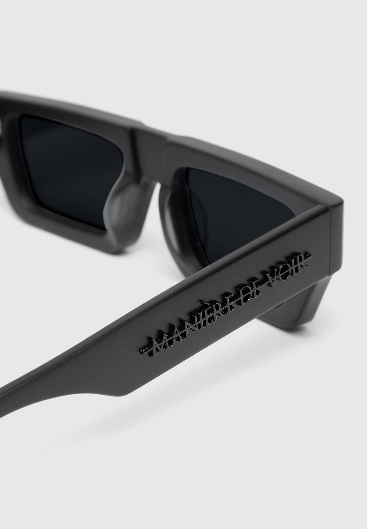 azur-sunglasses-matte-black