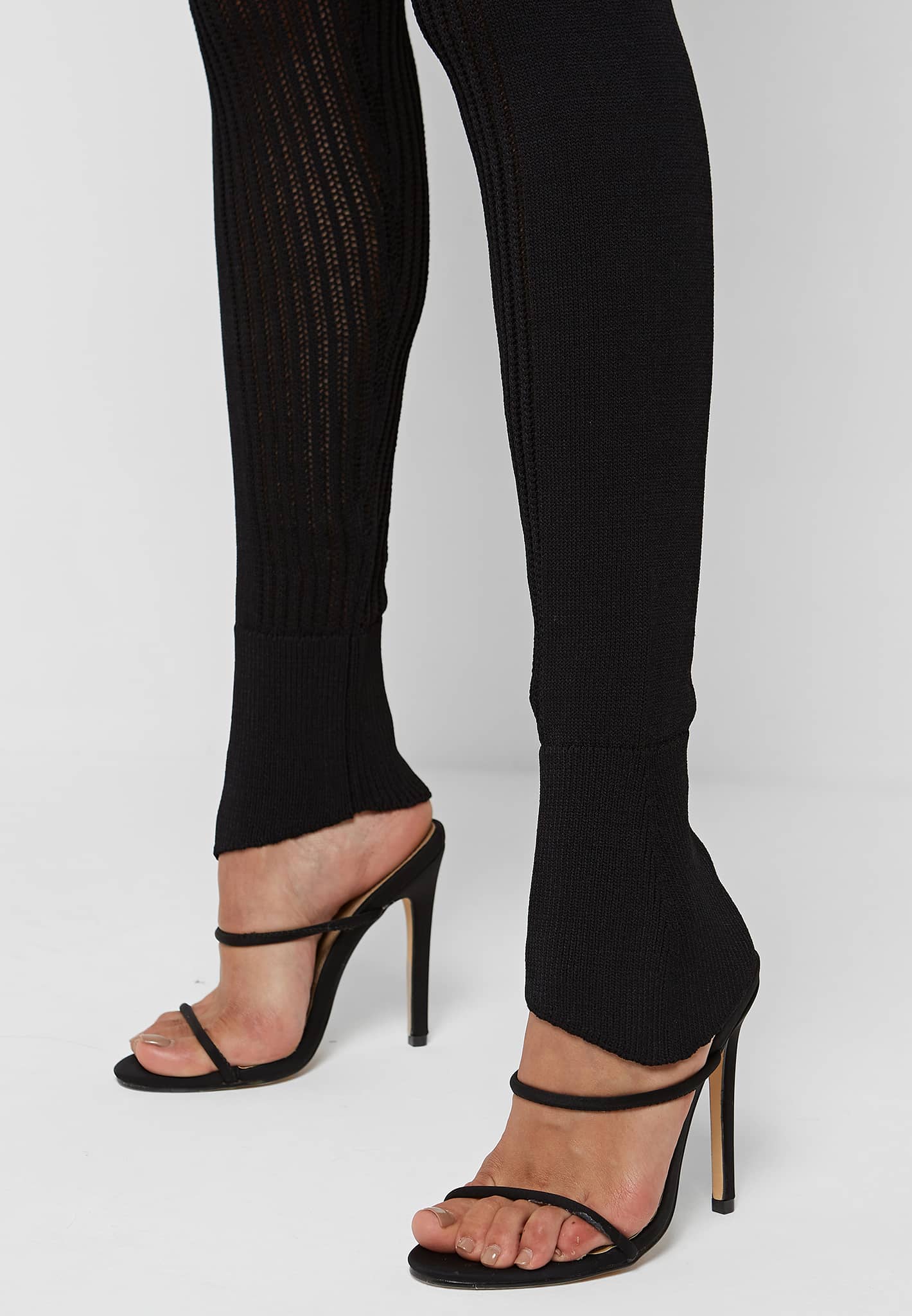 knitted-high-waisted-leggings-black