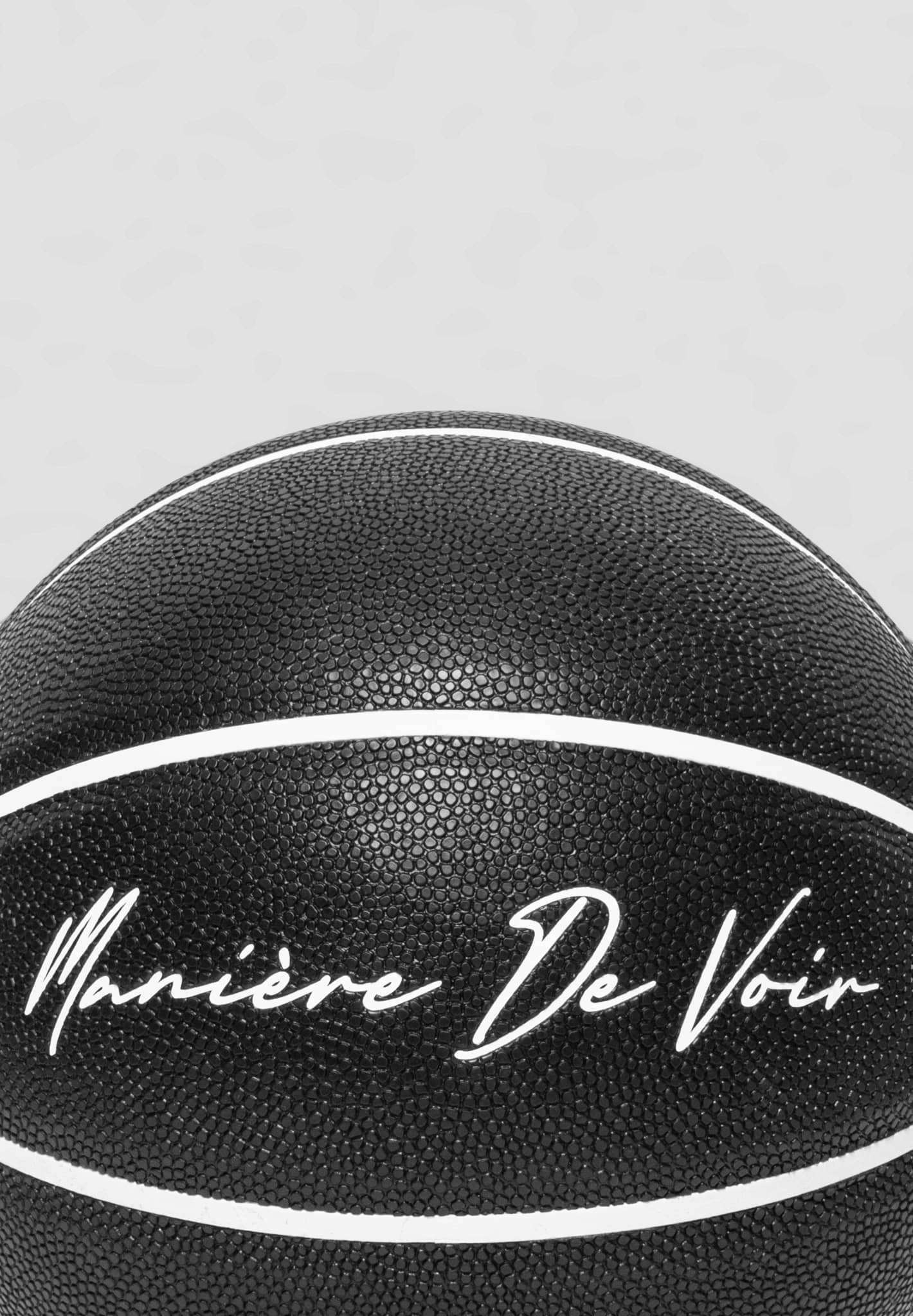 1 100 Signature Basketball Black