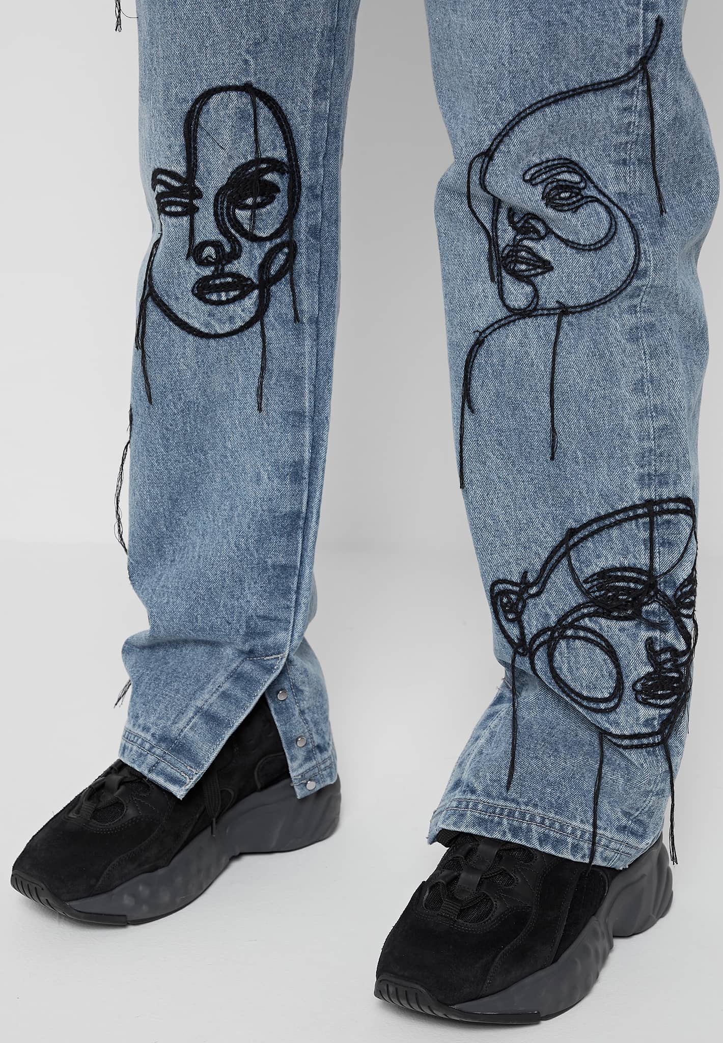 line-art-mom-jeans-mid-blue