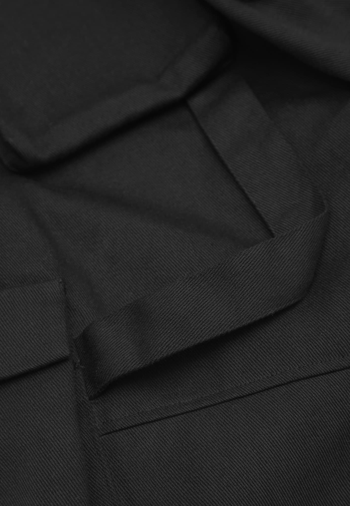 mid-rise-cargo-pants-black